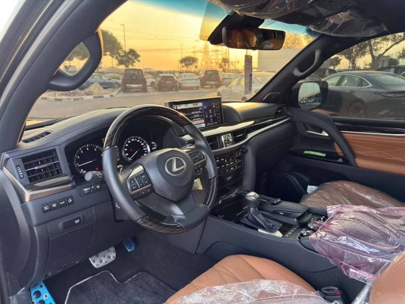 2021 Lexus LX570 thumbnail 7