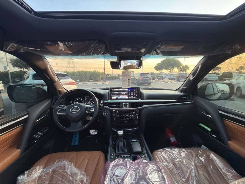2021 Lexus LX570 thumbnail 9