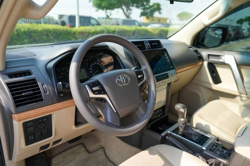 2023 Toyota Prado thumbnail 4