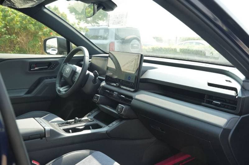 2026 Toyota RAV4 thumbnail 5