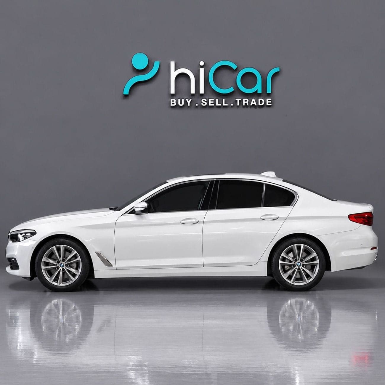 2020 BMW 5-Series 520i Exclusive thumbnail 2