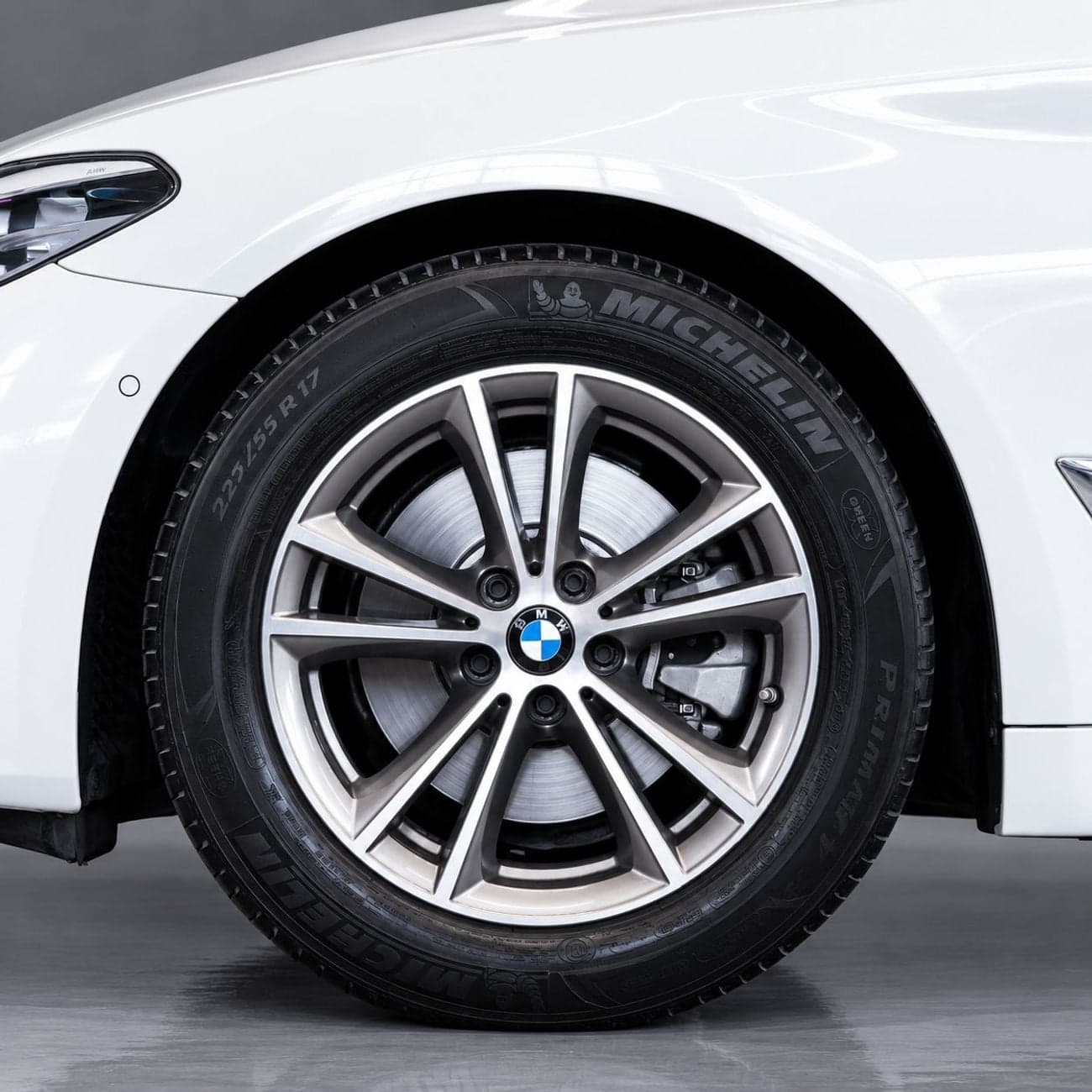 2020 BMW 5-Series 520i Exclusive thumbnail 6