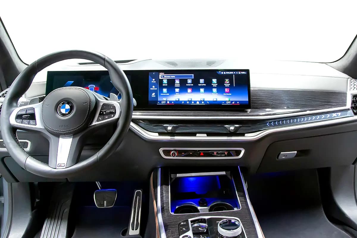 2025 BMW X7 xDrive40i M Sport thumbnail 4