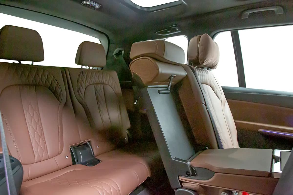 2025 BMW X7 xDrive40i M Sport thumbnail 7