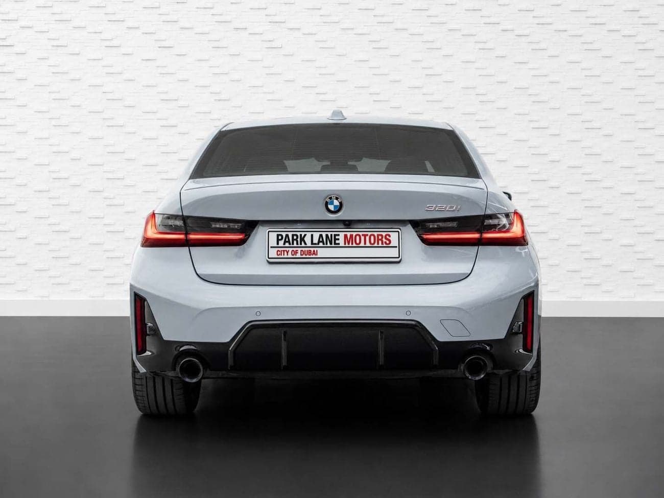 2024 BMW 3-Series 320i thumbnail 4