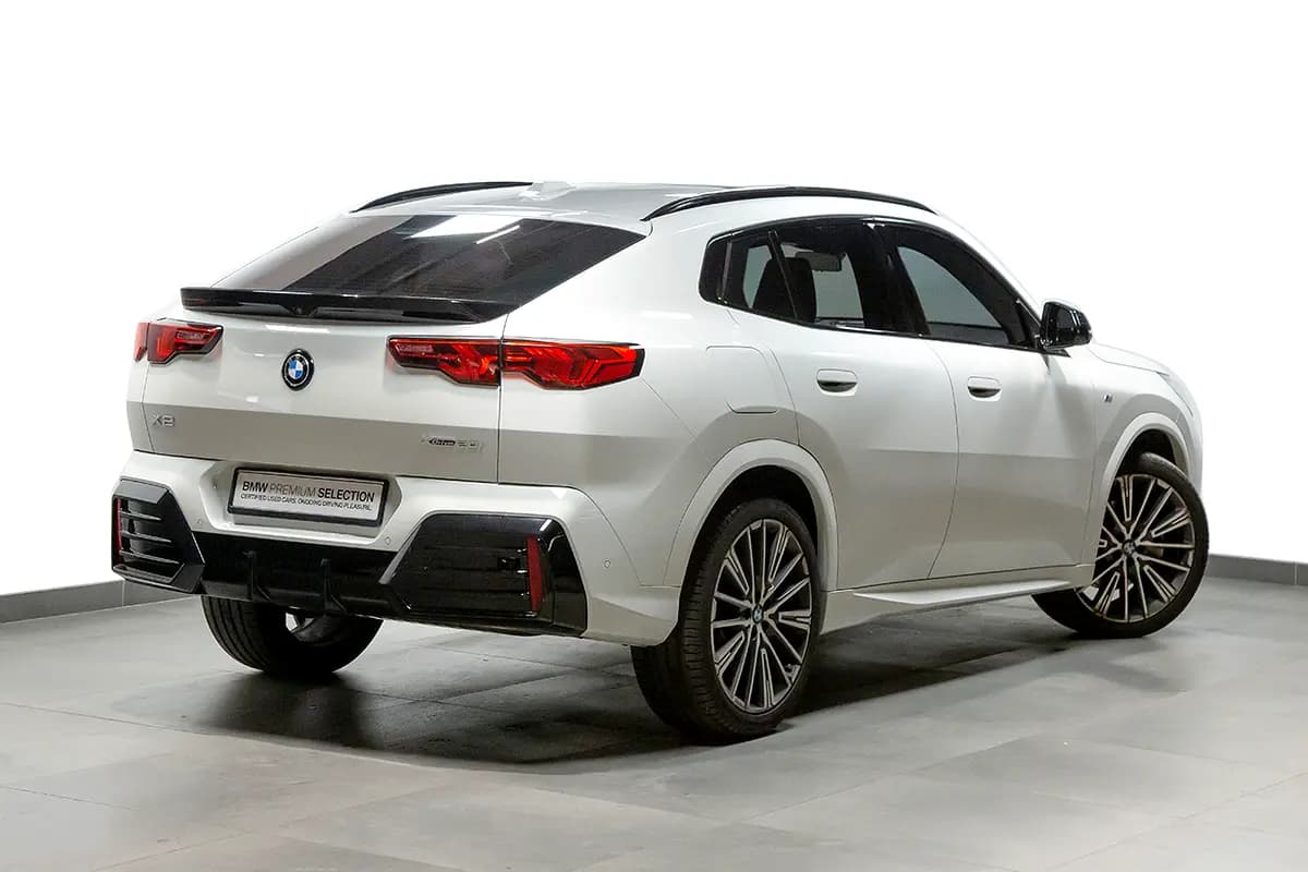 2025 BMW X2 xDrive20i thumbnail 2