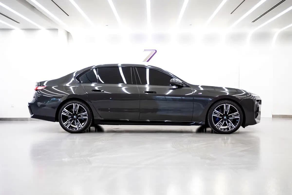 2023 BMW 7-Series 740i Exclusive thumbnail 3