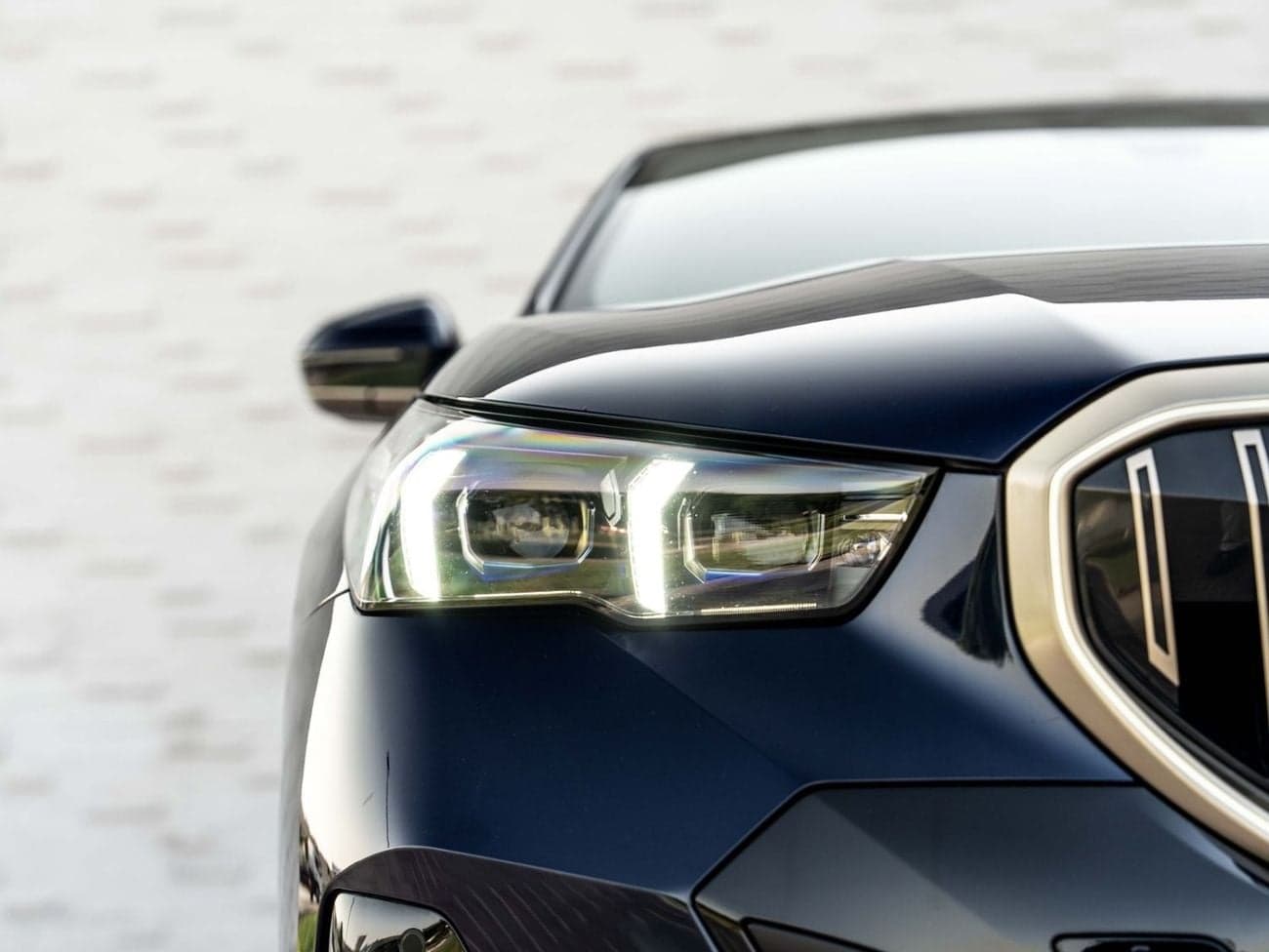 2024 BMW 5-Series 520i M Sport thumbnail 5