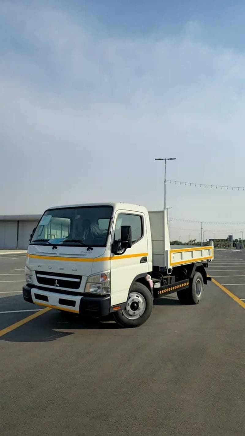 2025 Mitsubishi Canter STANDARD